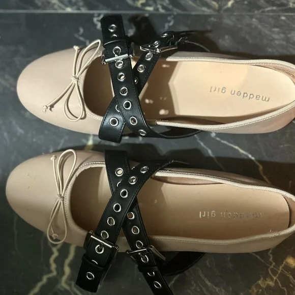 $7 🦋 (Read Below) Madden Girl Ballet Flats in Beige with Black Buckle Accent - Picture 4 of 4